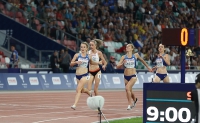 THE MATCH EUROPE & USA. 3000m Women Winner ELISE CRANNY